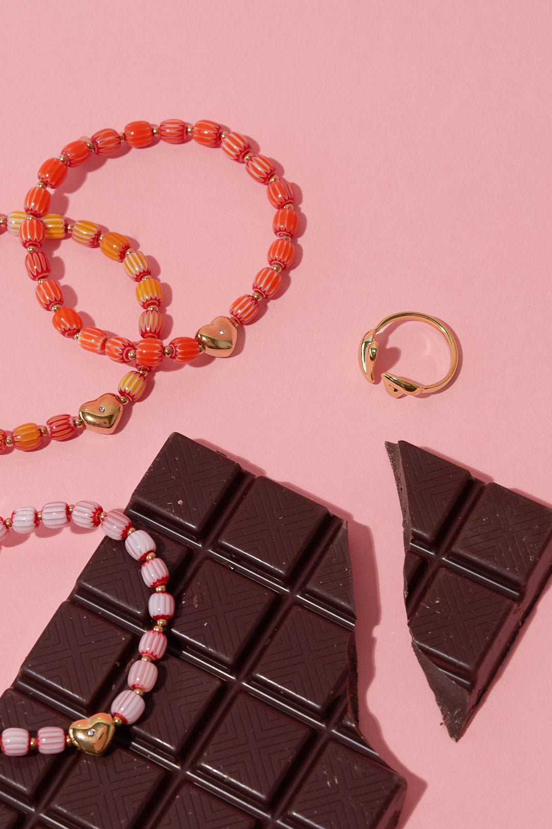 Verstellbarer Ring mit verspielten Herzchen