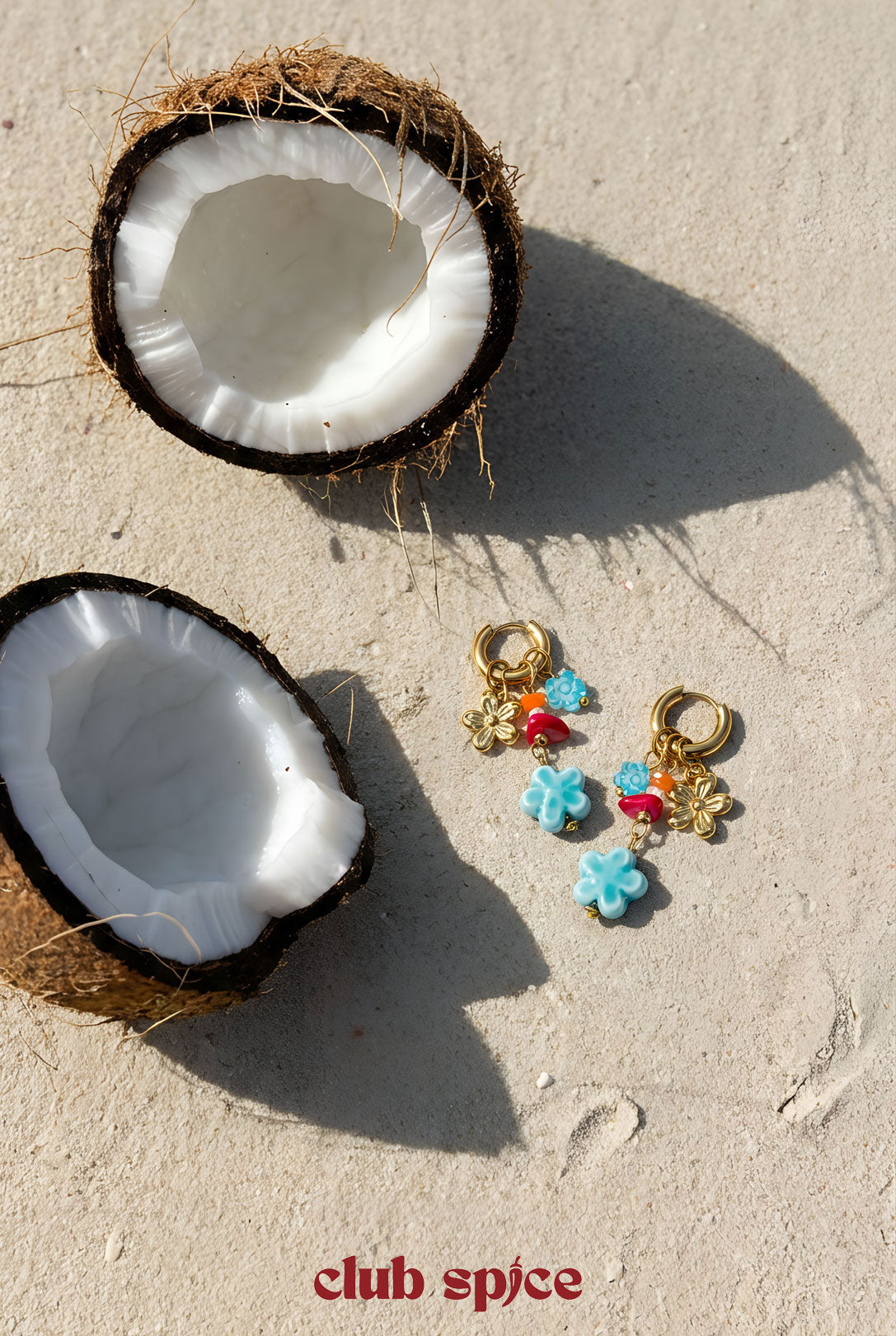 Ohrringe mit Blumenanhängern und Perlen