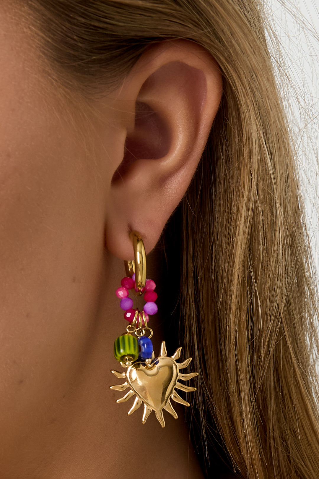 Leuchtende Herz-Happy-Charm-Ohrringe